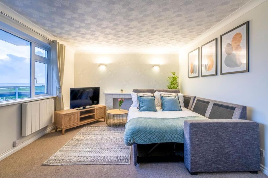 Beautiful Sea View 2 Bedroom Sleeps 6-Free Parking Bournemouth Ngoại thất bức ảnh