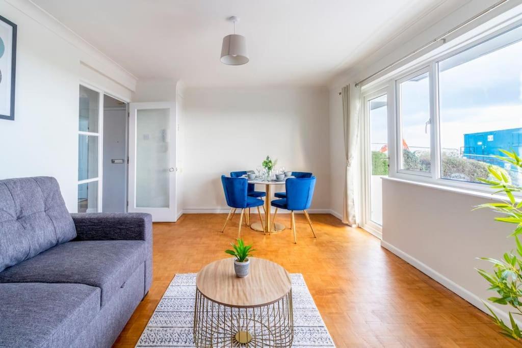 Beautiful Sea View 2 Bedroom Sleeps 6-Free Parking Bournemouth Ngoại thất bức ảnh